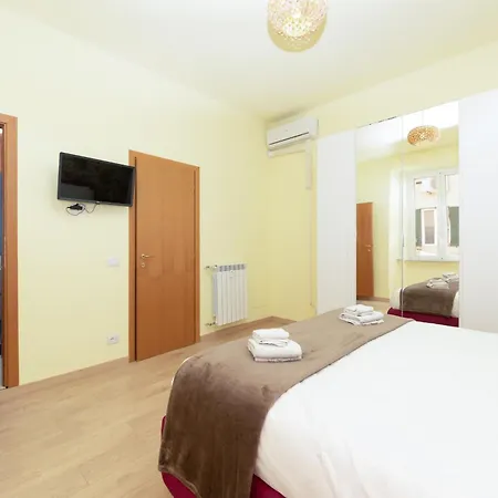 Apartment Happy Colours By Ghor Rome