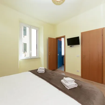 Happy Colours By Ghor Apartment